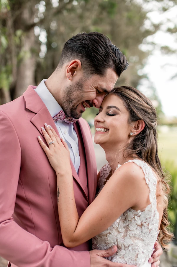 Pareja Contactanos - Sole Planning - Design - Production